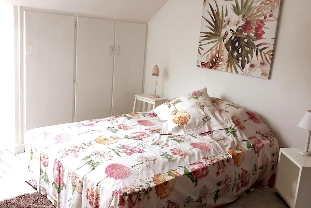 Le Cocon Rouge - Studio En Plein Centre Historique Lamballe Ngoại thất bức ảnh