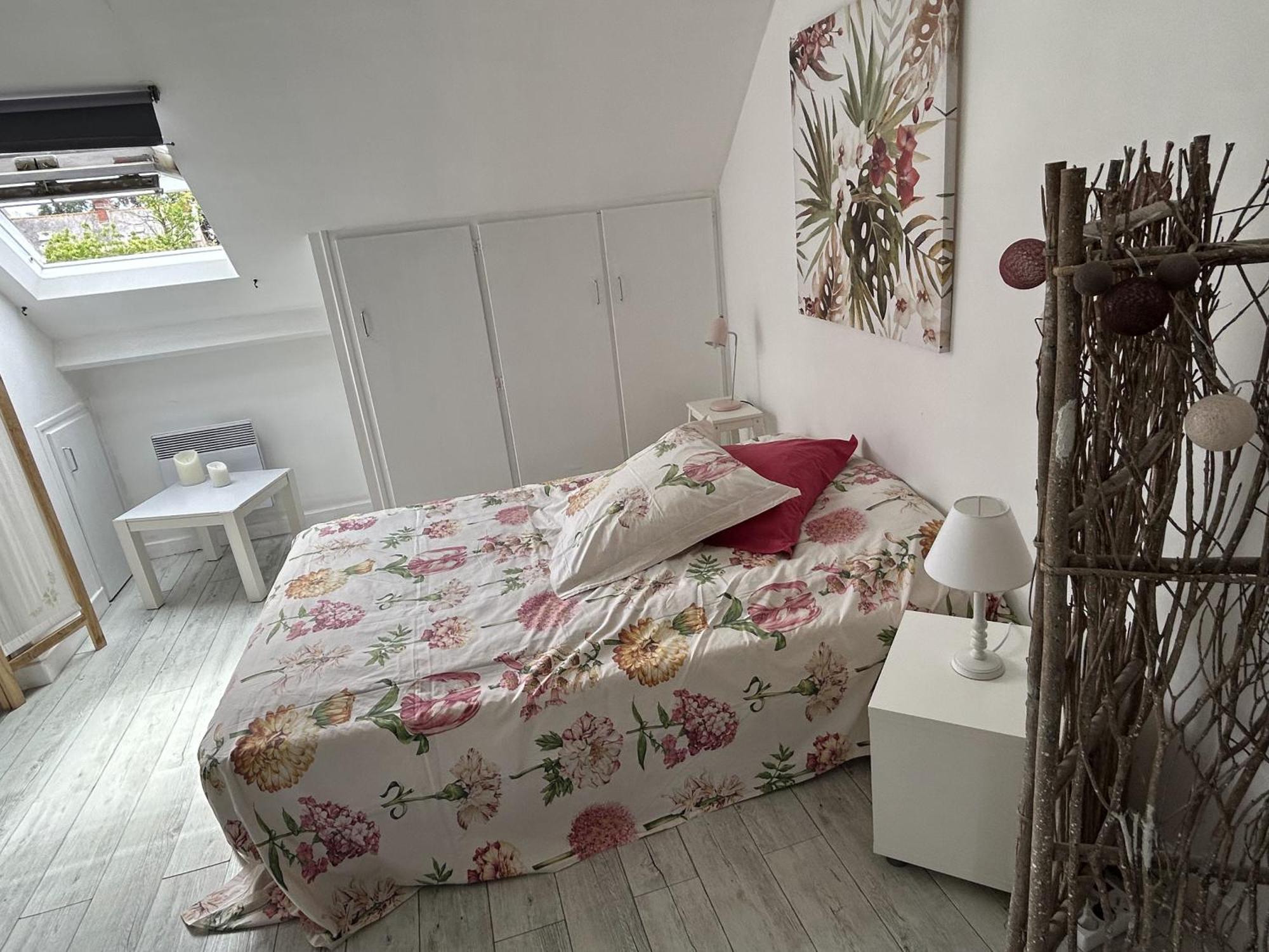 Le Cocon Rouge - Studio En Plein Centre Historique Lamballe Ngoại thất bức ảnh